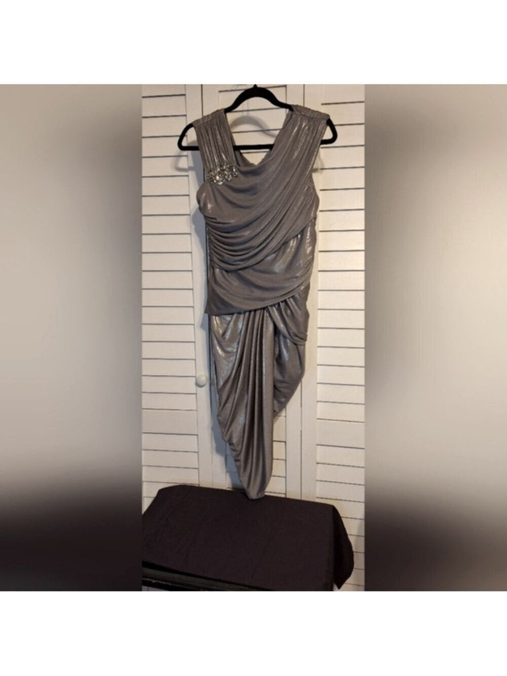 Issue silver metallic and rhinestone Embellished ruched  formal dress Sz 6